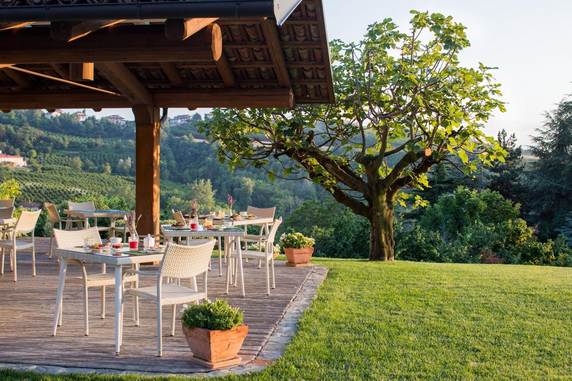 Relais Montemarino Hotel Borgomale Ngoại thất bức ảnh