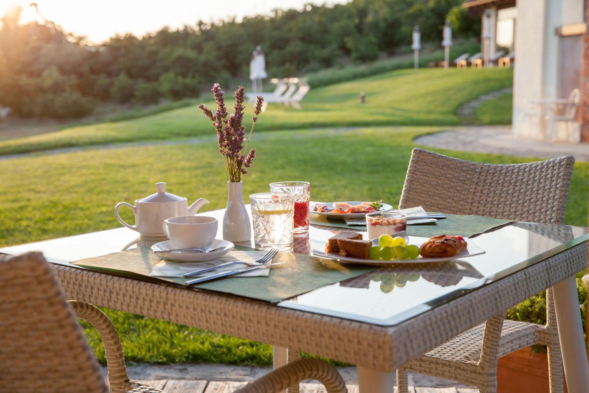 Relais Montemarino Hotel Borgomale Ngoại thất bức ảnh