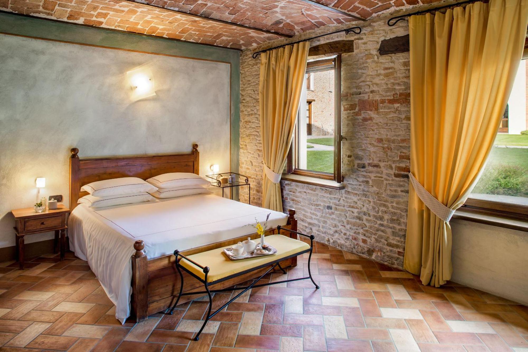 Relais Montemarino Hotel Borgomale Ngoại thất bức ảnh