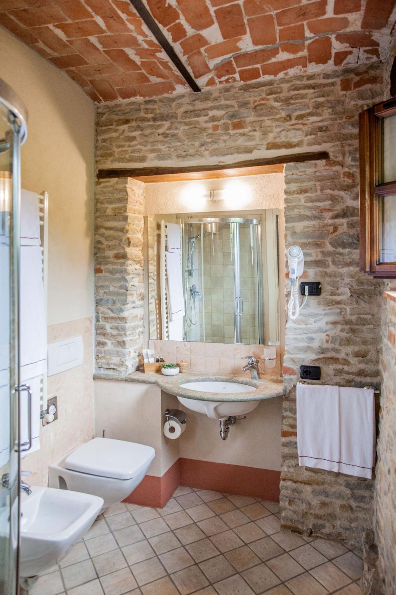 Relais Montemarino Hotel Borgomale Ngoại thất bức ảnh