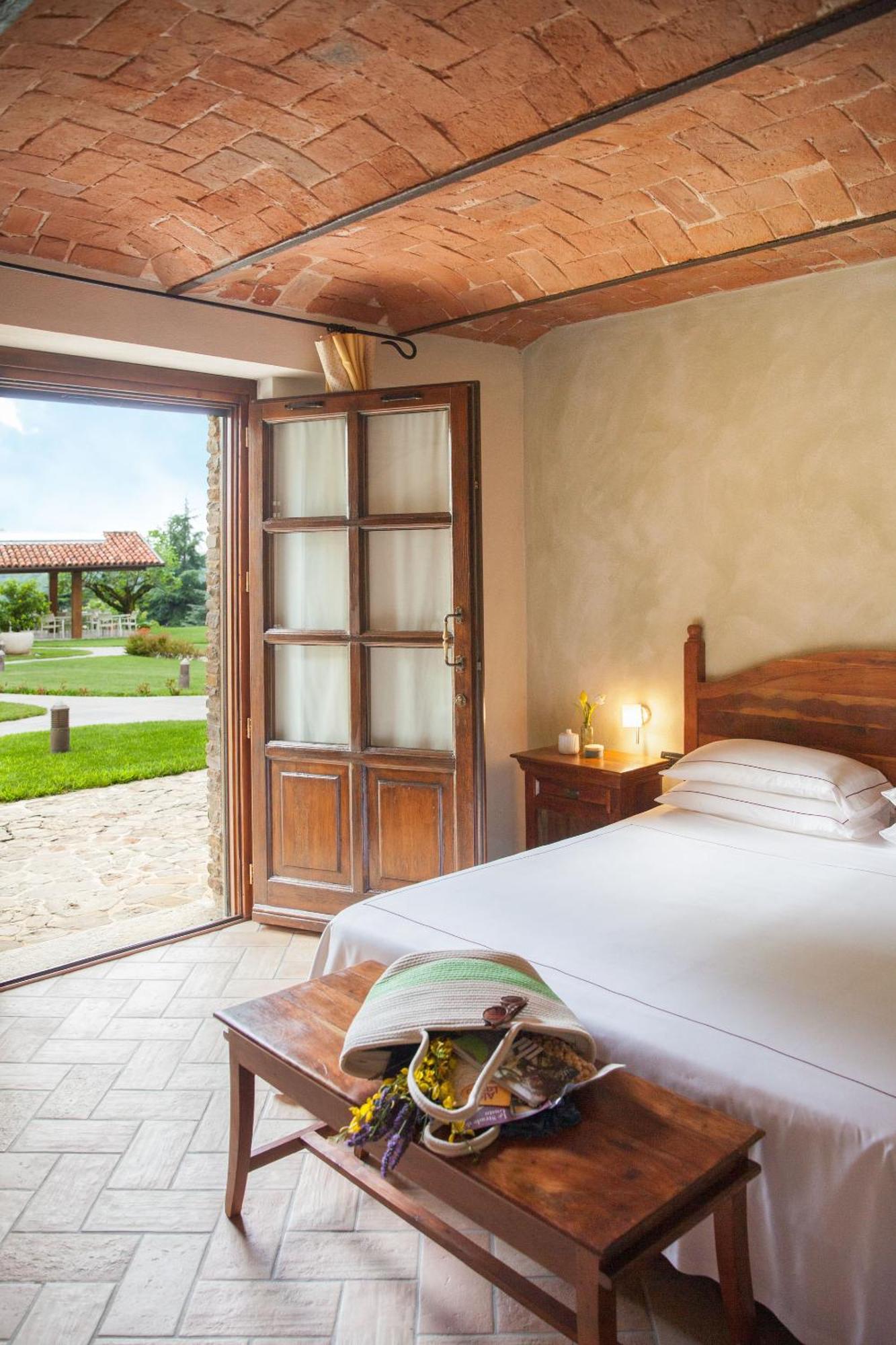 Relais Montemarino Hotel Borgomale Ngoại thất bức ảnh