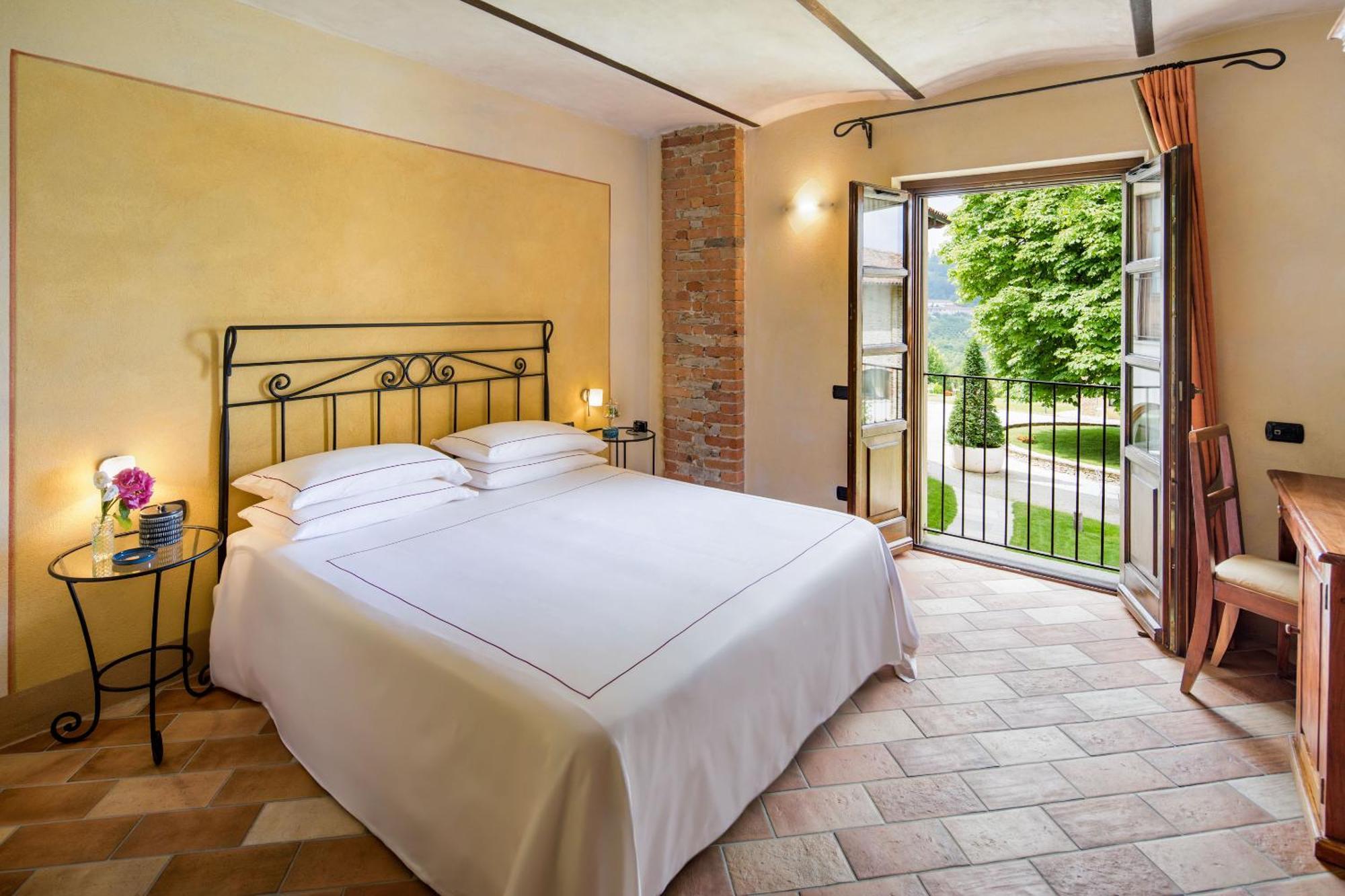Relais Montemarino Hotel Borgomale Ngoại thất bức ảnh