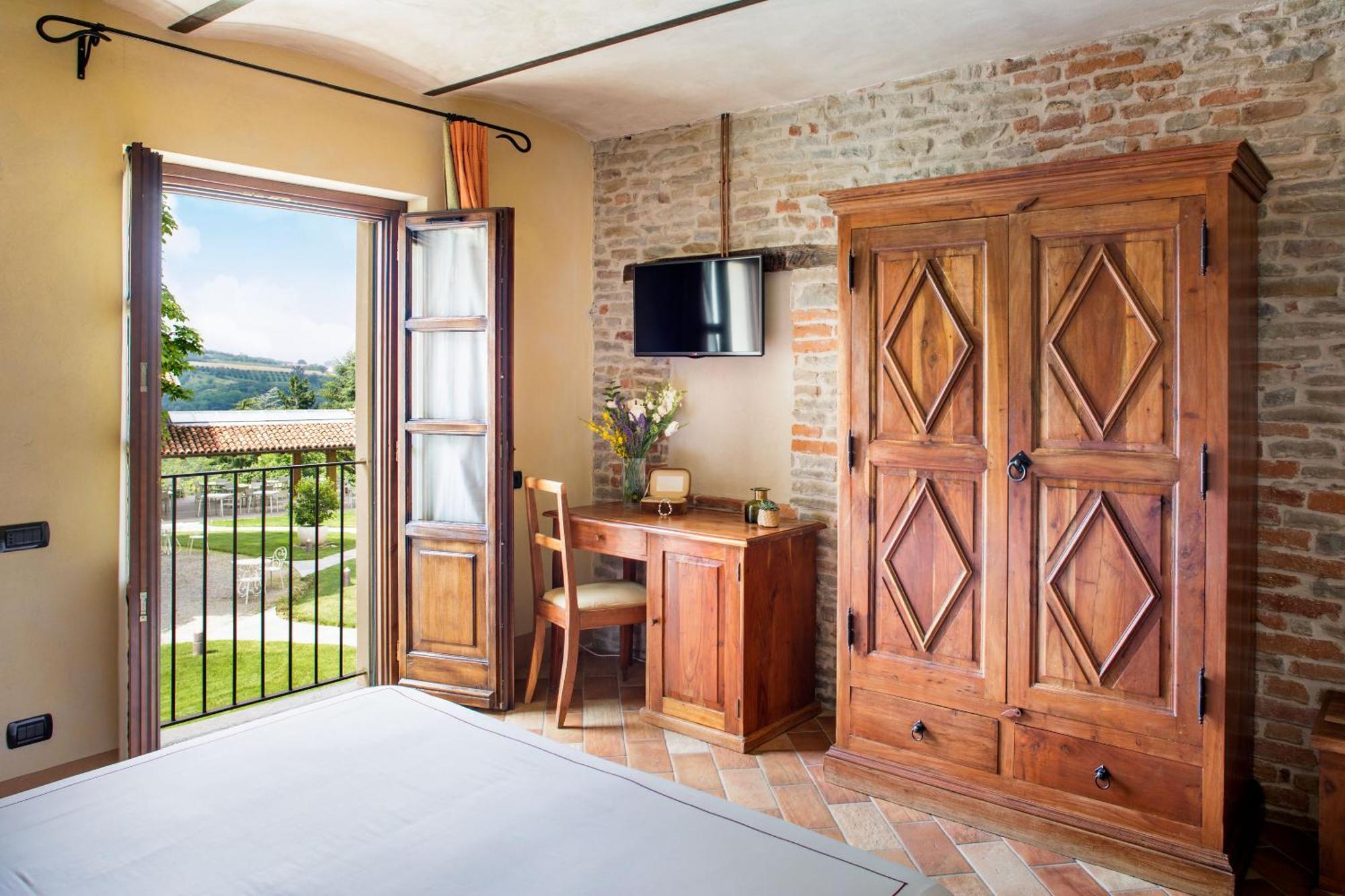 Relais Montemarino Hotel Borgomale Ngoại thất bức ảnh